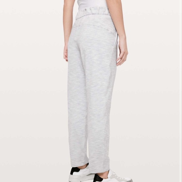 Lululemon On The Fly Pant 27” - Picture 2 of 13